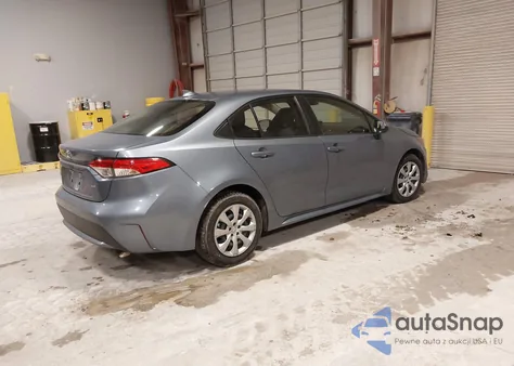 2022 Toyota Corolla Le z USA, uszkodzony, nr VIN JTDEPMAE0NJ224244